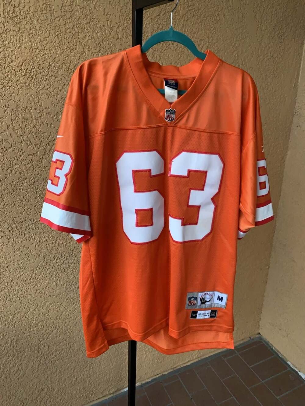 Reebok NFL Classic Tampa Bay Buccaneers Lee Roy Selmon 63 Throwback Jersey Size - Picture 4 of 6